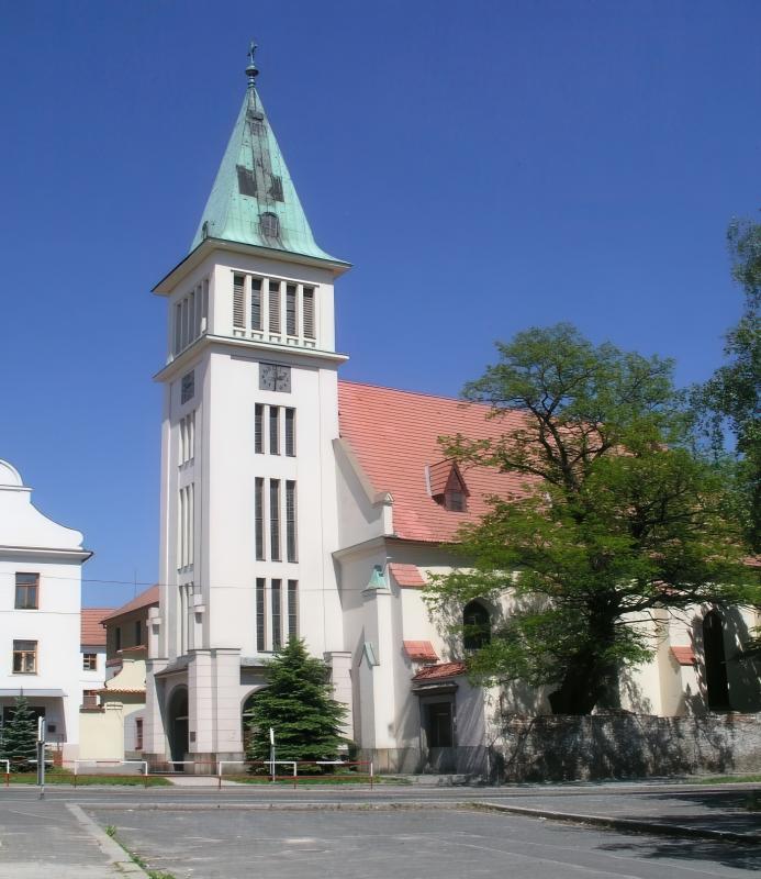 4. Kostel P. Marie s klášterem č. p. 313, rejstř. č. 15922/4-2915, církev