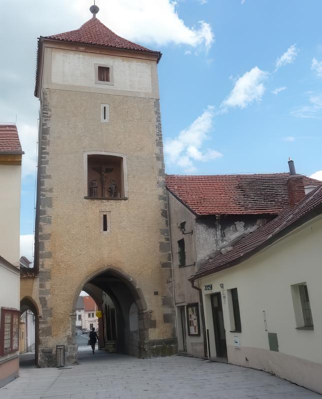 10. Městské opevnění, soubor, rejstř. č. 25790/4-2924, město Horažďovice