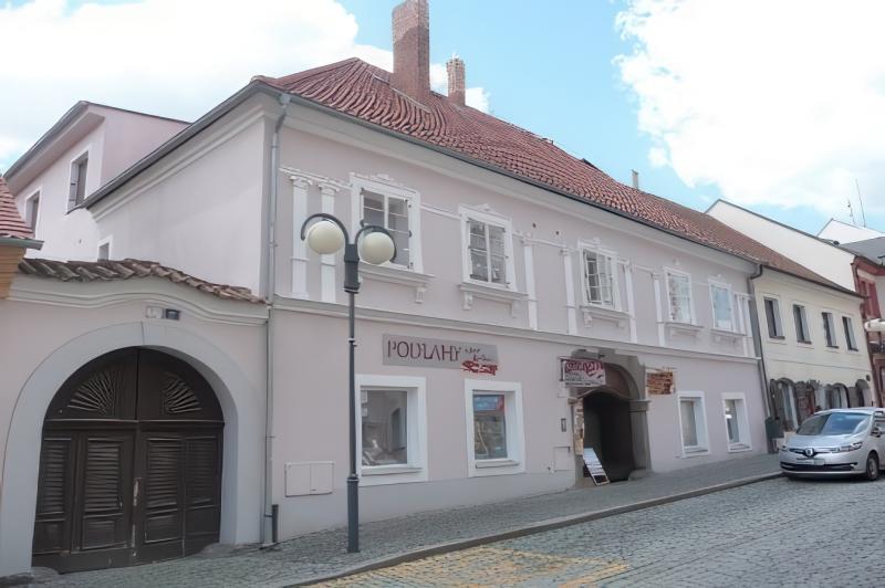 22. Městský dům č. p. 49, rejstř. č. 33400/4-2944, FO
