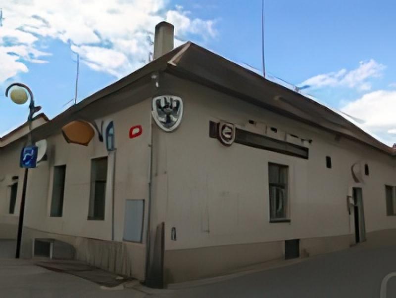 28. Hostinec U Černého orla č. p. 100, rejstř. č. 37109/4-2951, FO